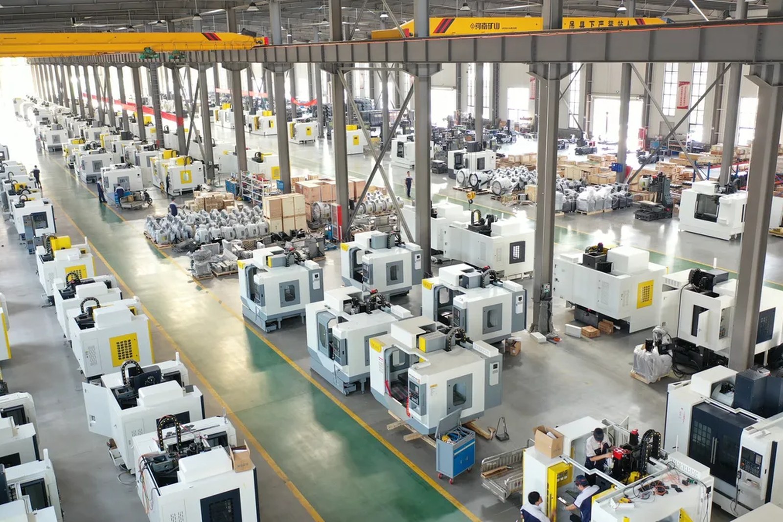 Assembly bay at the Handemo machine tool plant